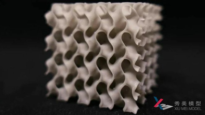 3D打印教學模型，展現數學方程式之美